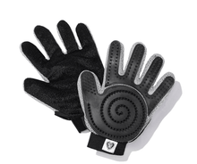 Laden Sie das Bild in den Galerie-Viewer, Lucys Choice hochwertige Hundeprodukte Artikel für Hunde Haustierhandschuh Hundepflege Pferdepflege Hundebürsten Pferdebürsten Pferdepflege, Massage für Tiere, Massage Hund, Massage Pferd, Tiere Enthaaren, Hund haart, Pferd haart, Fellwechsel Hund